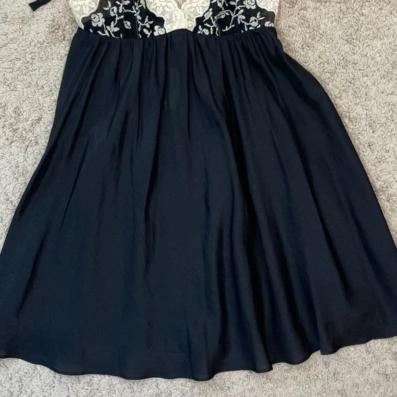 NWT Victoria’s Secret Lace Silk Babydoll Bow Romantic Lingerie Slip Dress Small - Picture 10 of 15